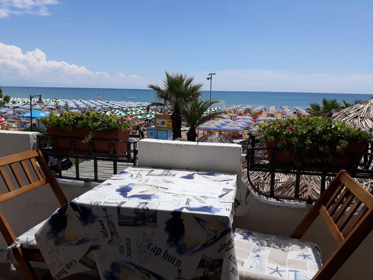 Appartamento Frontemare Azzurra Caorle Exterior photo